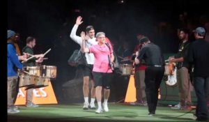 Tennis : Roger Federer joue en double avec Bill Gates (vidéo)