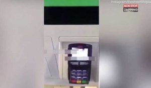 Elle se filme en plein shopping avec une carte bancaire trouvée dans la rue (vidéo)
