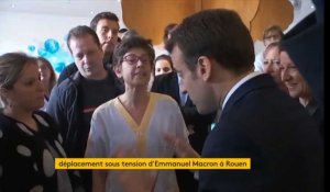 "Je suis courtois, vous non!": face-à-face tendu entre Macron et des infirmières au CHU de Rouen