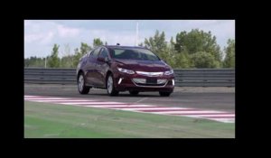 Guide de l'auto à TVA: Chevrolet Volt vs Hyundai Sonata Hybride vs Ford Focus EV