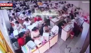 Chine : Un serpent s'invite dans une salle de classe et crée la panique (vidéo)
