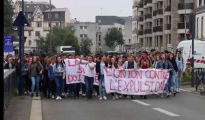 Saint-Brieuc : 500 lycéens défilent contre l'expulsion d'une camarade vers l'Albanie