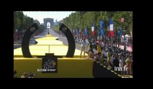 Sur le podium, Wiggins vainqueur du Tour