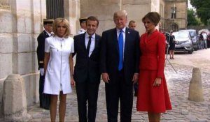 Trump officiellement accueilli par Macron aux Invalides