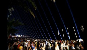 Attentat de Nice - Hommage : 86 faisceaux lumineux en mémoire des victimes (Vidéo)