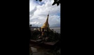 Birmanie: des inondations avalent une pagode