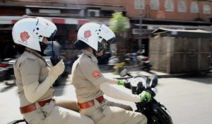 Inde: des policières à moto pour protéger les femmes