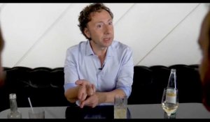 Stéphane Bern : sa vidéo totalement WTF pour être en couverture de GQ 
