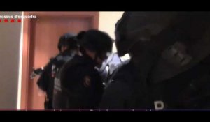 Attentats en Catalogne : l'assaut de la police dans les maisons des terroristes (vidéo)