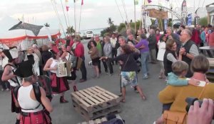 Traversées Tatihou 2017: les Fanfarons fanfaronnent au village