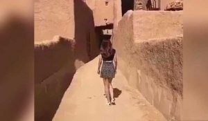 Arabie-Saoudite : Une jeune femme se promène en jupe et crée la polémique (vidéo) 