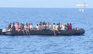 Des migrants secourus au large des côtes libyennes