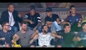 Neymar au PSG : sa famille est déjà au taquet pour soutenir les Parisiens ! (Vidéo)