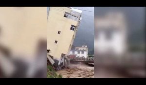Sierra-Leone : un immeuble entier emporté par les flots, le bilan est de 441 morts (vidéo)