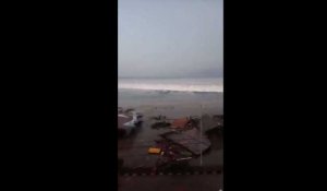 Indonésie: un tsunami déferle sur l'ïle des Célèbes