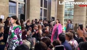 Paris Fashion Week : patchworks élégants et couleurs poétiques pour le créateur Christian Wijnants