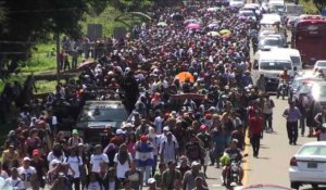 Environ 3.000 Honduriens poursuivent leur marche au Mexique