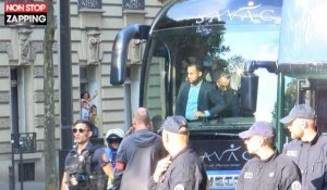 Alexandre Benalla dans le bus des Bleus sur les Champs-Élysées, de nouvelles images ! (exclu vidéo)