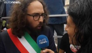 Italie : manifestation de soutien au maire "pro-migrants" de Riace