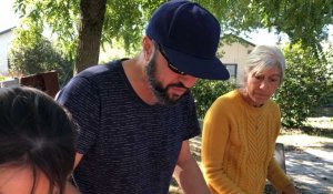 Norredine est venu distribuer un couscous maison aux migrants