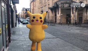 Rennes. Insolite : Un Pikachu géant se promène dans les rues du centre-ville