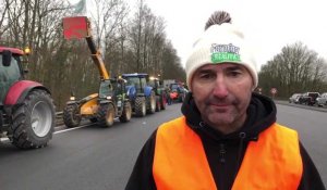 Les agriculteurs se retrouvent à la sortie de l'A26, en arrivant à Saint-Quentin