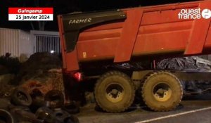 VIDÉO. La sous-préfecture de Guingamp à nouveau prise pour cible par les agriculteurs
