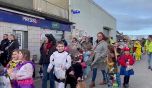 Les écoliers du Portel ont participé au carnaval en se déguisant pour leur traditionnel défilé.