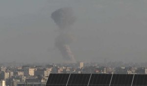 De la fumée s'échappe de la bande Gaza suite à des frappes