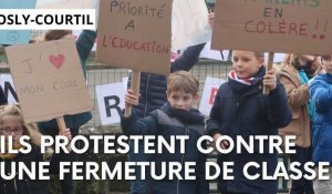 Une manifestation contre une fermeture de classe à Osly-Courtil, près de Soissons