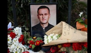 Navalny enterré en présence de milliers de ses partisans