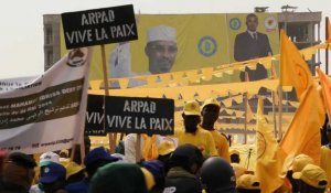 Les partisans du chef de la junte tchadienne participent à un dernier meeting avant le vote