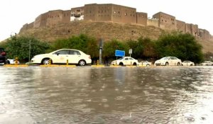 De fortes pluies inondent les rues d'Erbil, dans le nord de l'Irak