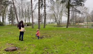 Aire-sur-la-Lys : chasse aux oeufs dans le jardin public