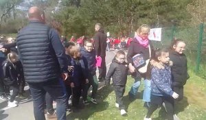 A Etaples, des centaines d'enfants des écoles participent aux Parcours du Coeur.