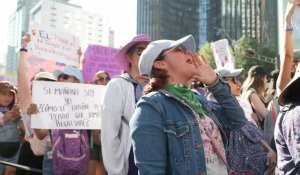 Des milliers de Mexicaines défilent pour la journée internationale des droits des femmes