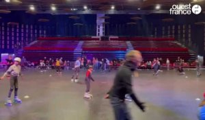 Plus de 300 personnes participent à une soirée roller à Laval