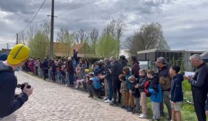 Paris-Roubaix : les coureurs sont passés à Sars-et-Rosières