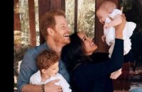Le prince Harry « adore être père » et couvre d’amour ses enfants, Archie et Lilibet… Voici de...