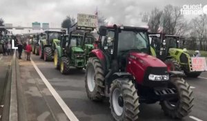 VIDEO. Les tracteurs en train de lever le blocage du pont de Cheviré à Nantes, jeudi 1er février 