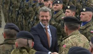 Pologne : le roi Frederik X du Danemark rencontre des soldats de l'OTAN à Szczecin