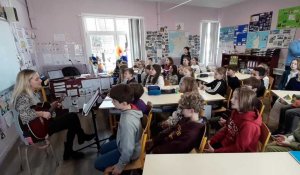 Dunkerque: à l'école Saint-Christophe, les enfants chantent en chorale avec "Madame Manon"