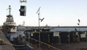 Chypre: chargement de l'aide humanitaire sur un bateau avant son départ pour la bande de Gaza