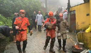 Brésil: le sud-est sous le déluge, au moins douze morts, une fillette sauvée