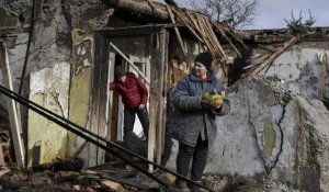 Les forces russes ont bombardé l’Ukraine, ciblant des zones résidentielles