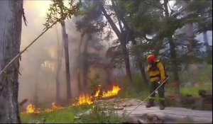 Argentine: les pompiers luttent pour éteindre un incendie en Patagonie
