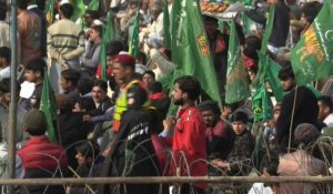 Pakistan: des partisans se rassemblent pour le dernier meeting du parti favori des élections