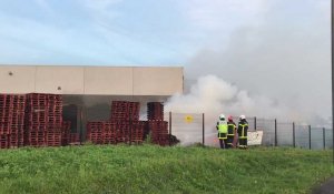 Un feu de palettes consume les bureaux de HDF Emballages à Labourse