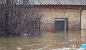 Inondations en Russie : une situation "très tendue", selon le Kremlin