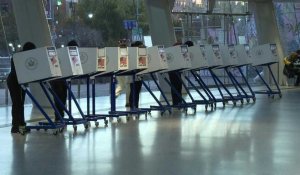 Ouverture des bureaux de vote à New York pour les élections américaines de mi-mandat